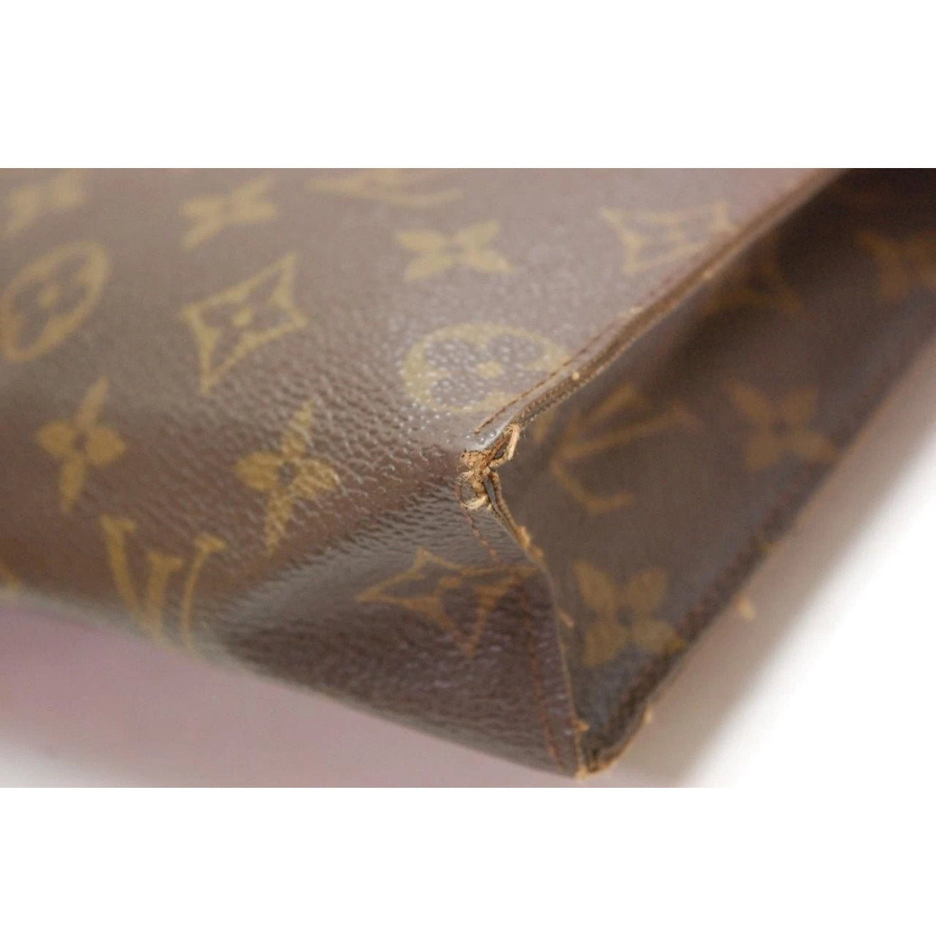LV Mono Poche Toiletry 26