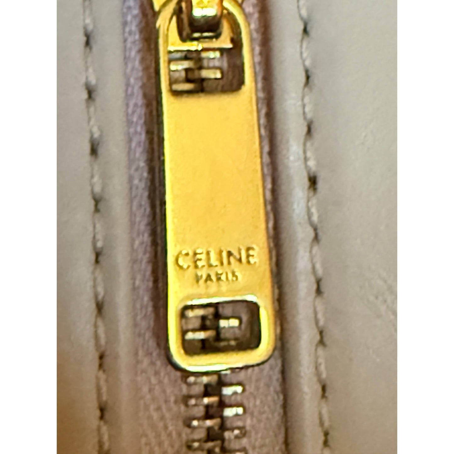 Celine Oval Cuir Triomphe