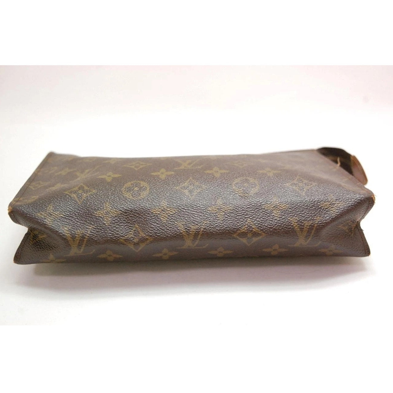 LV Mono Poche Toiletry 26