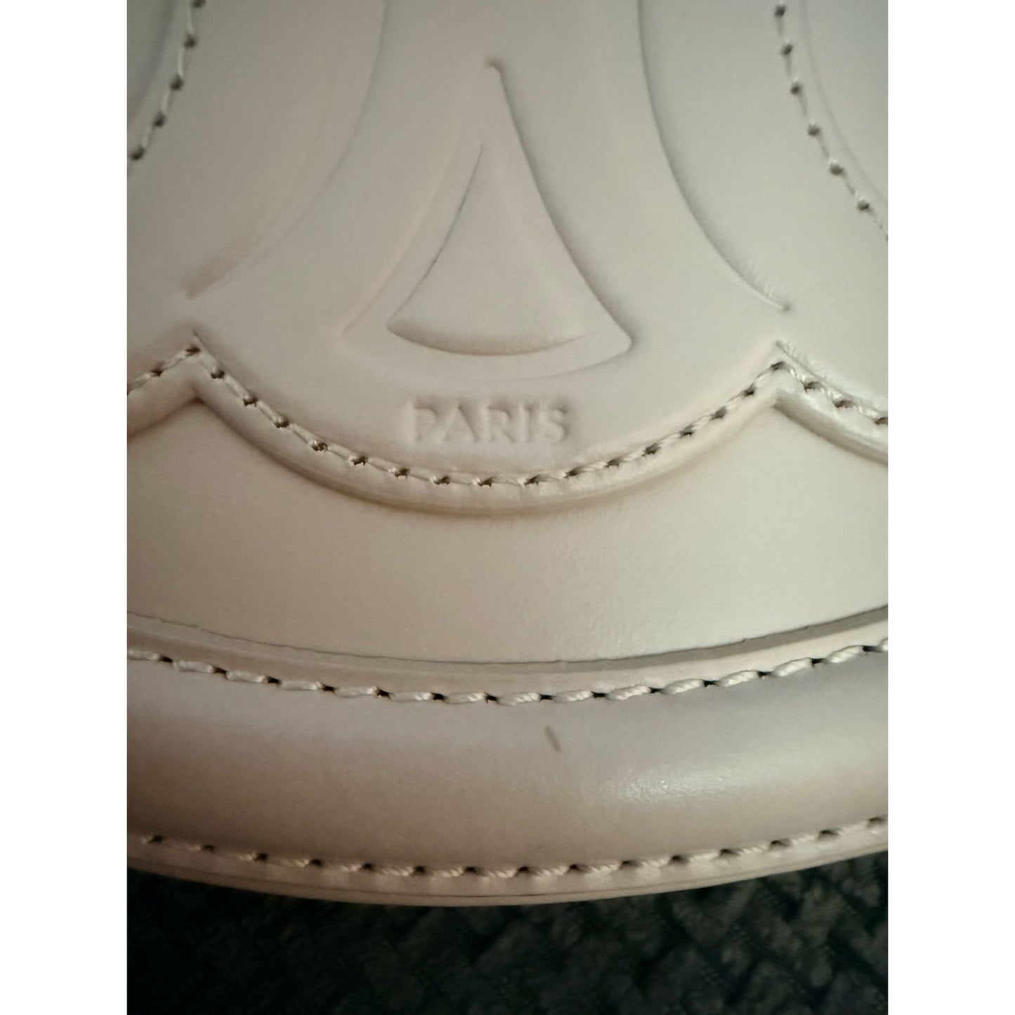 Celine Oval Cuir Triomphe