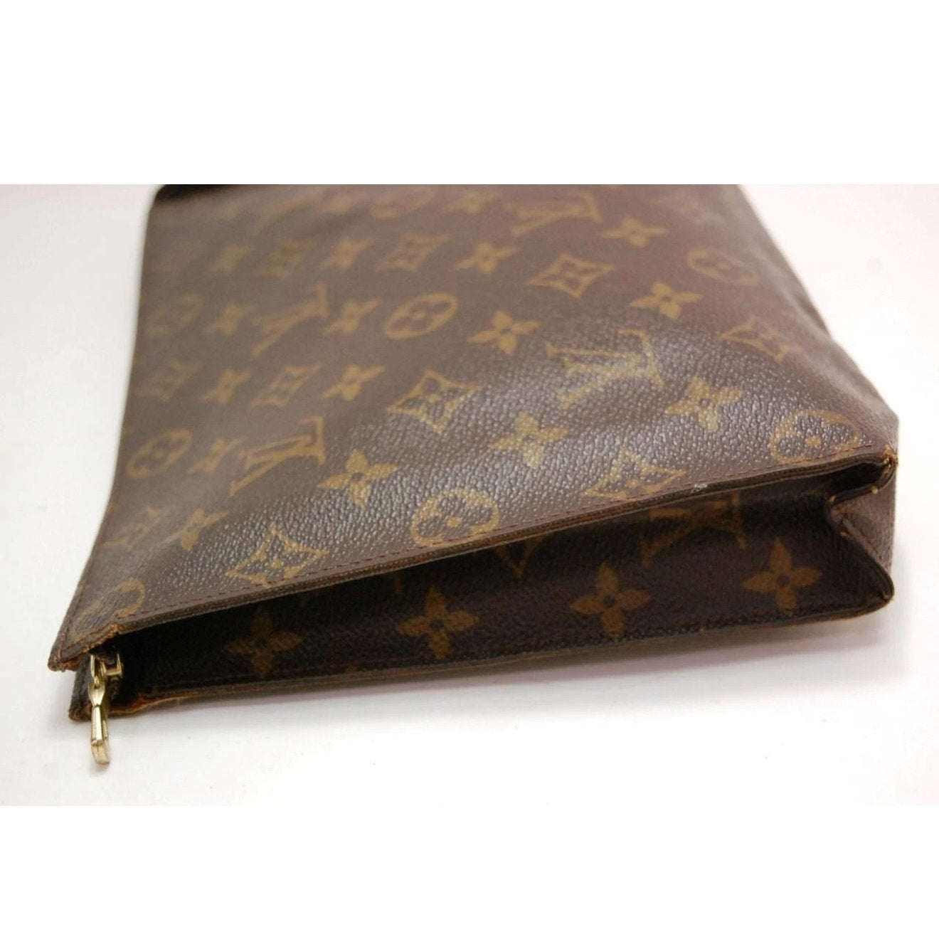 LV Mono Poche Toiletry 26